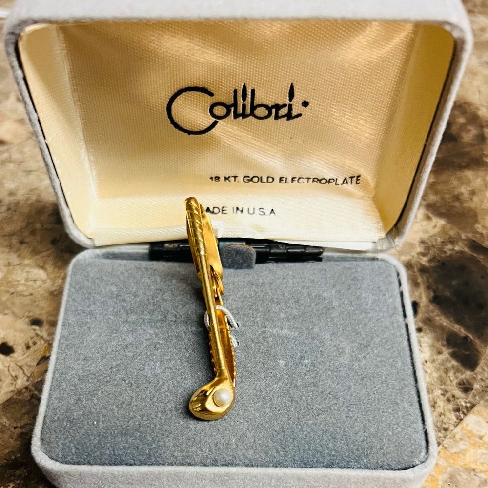 Vintage Colibri 18k gold electroplate Golf Club tie clip in original box.